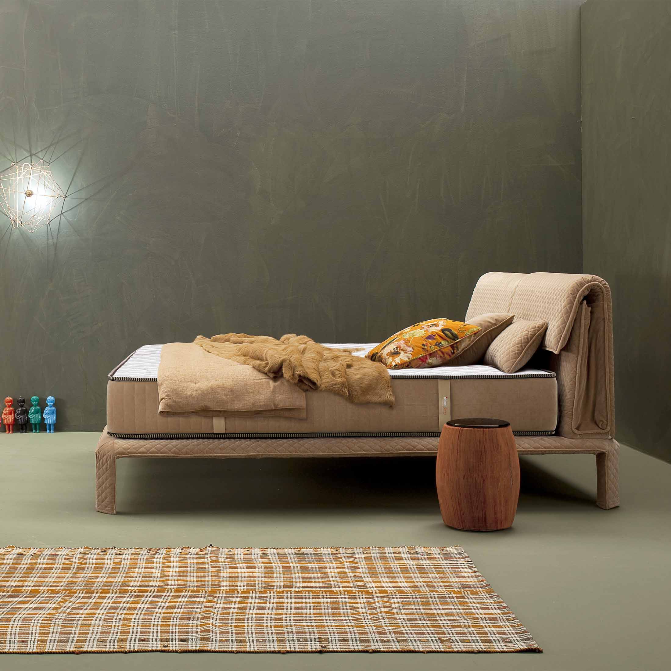 Saltea Ideal Sleep HOTEL SERIES LUX, superortopedică, cu spumă poliuretanică și arcuri, husă cu aerisire optimă, Grosime 25 cm